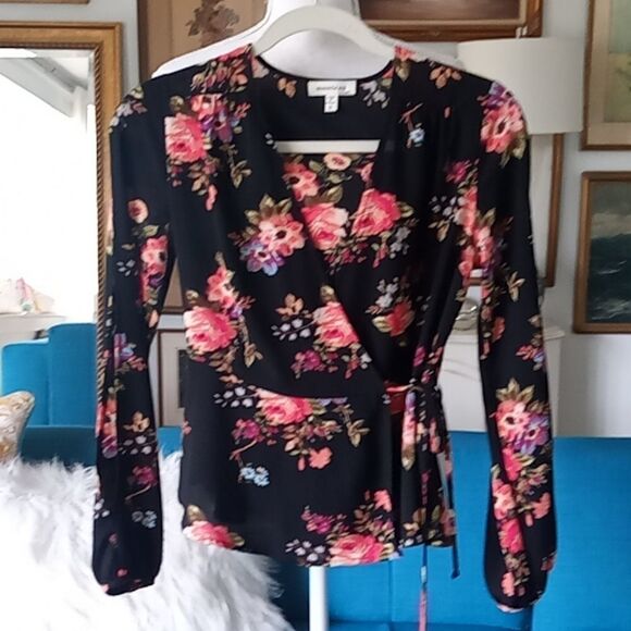 Monteau Tops - Pretty floral wrap blouse